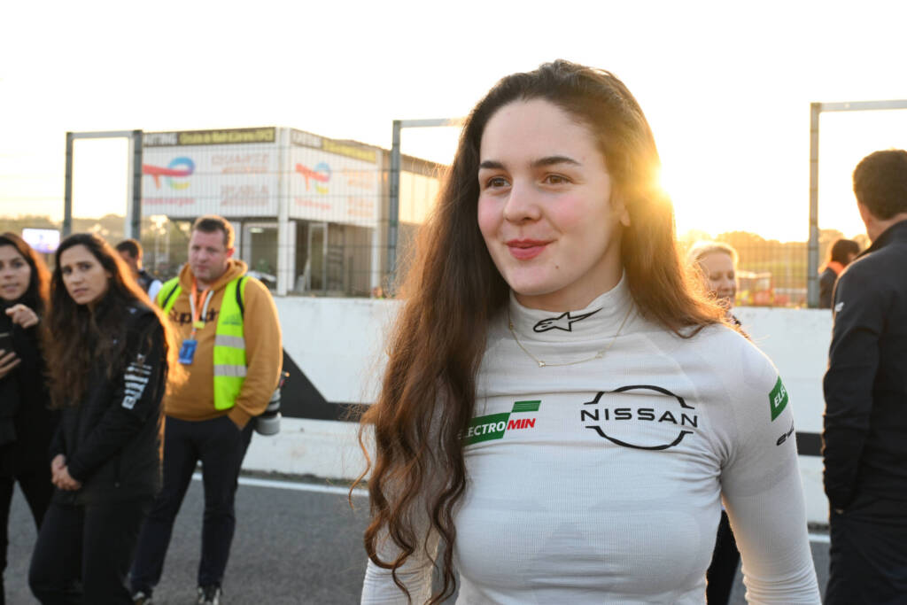 Abbi Pulling driving for Nissan in Formula E