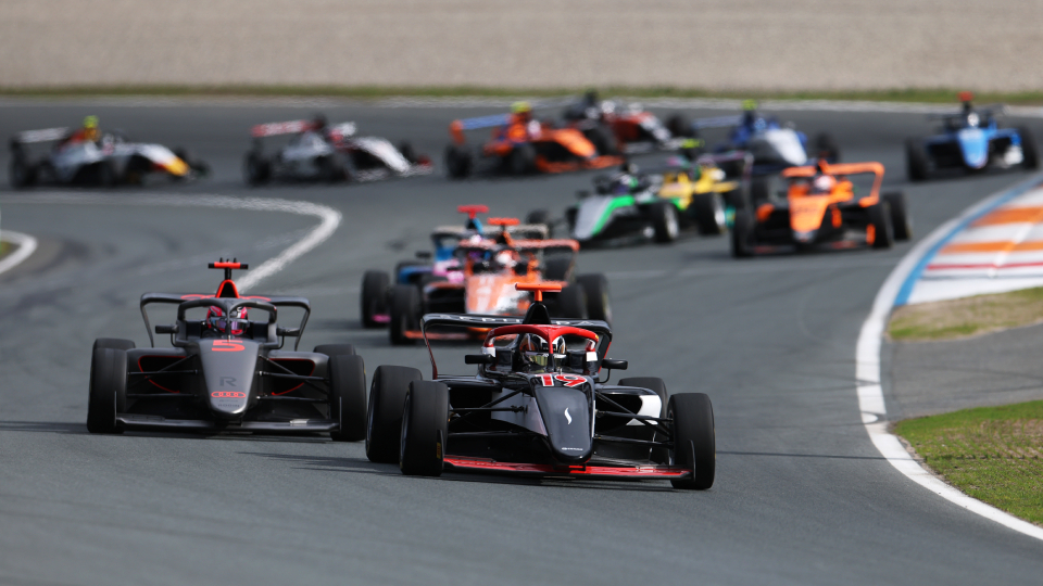 Drivers on track during the 2026 F1 Academy Rookie Test.