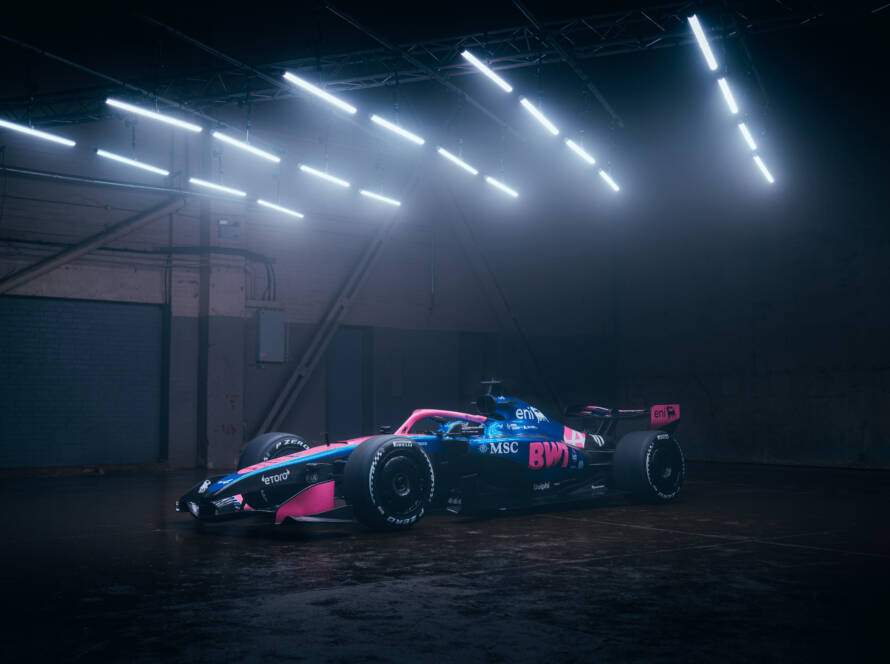 1-TWJB_BWT_ALPINE_FORMULA_ONE_TEAM-A526_HERO_SHOT_2