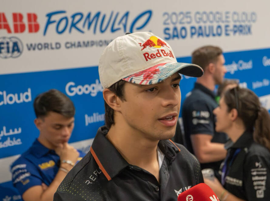 Cupra Kiro showed powerful early pace in São Paulo as Pepe Martí debuted, but incidents led to a dramatic double DNF in the Formula E season opener.