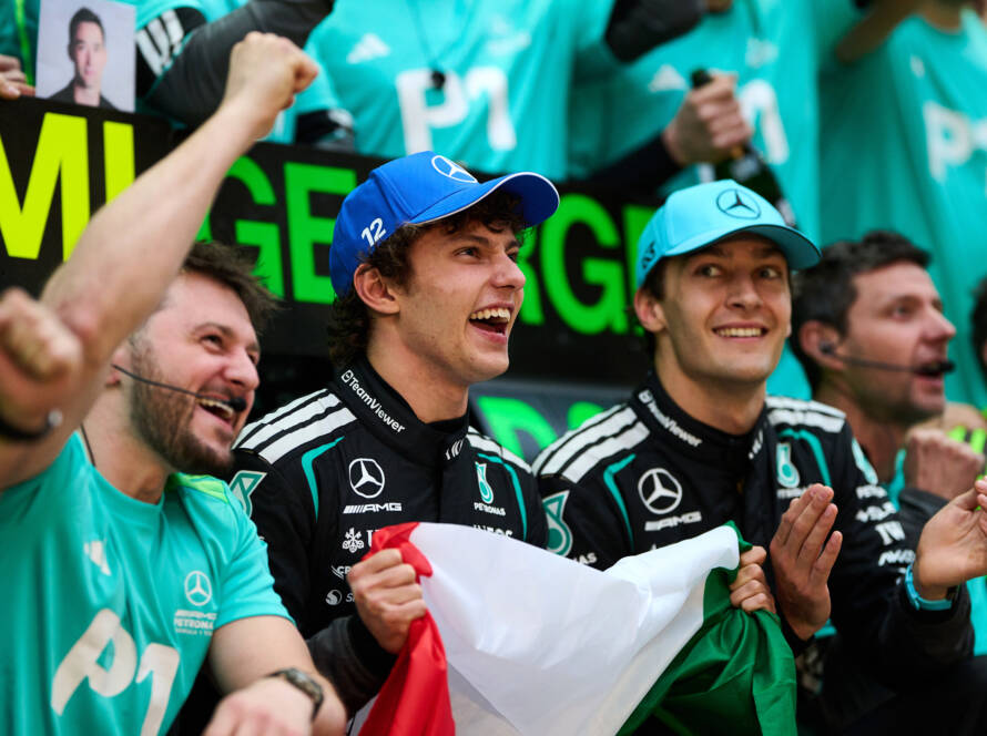 Mercedes Leads ahead of Japanese GP