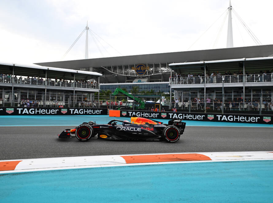 MIAMI, FLORIDA - MAY 04: Max Verstappen of the Netherlands driving the (1) Oracle Red Bull Racing RB21 on track during the F1 Grand Prix of Miami at Miami International Autodrome on May 04, 2025 in Miami, Florida. (Photo by Rudy Carezzevoli/Getty Images) // Getty Images / Red Bull Content Pool // SI202505043345 // Usage for editorial use only //