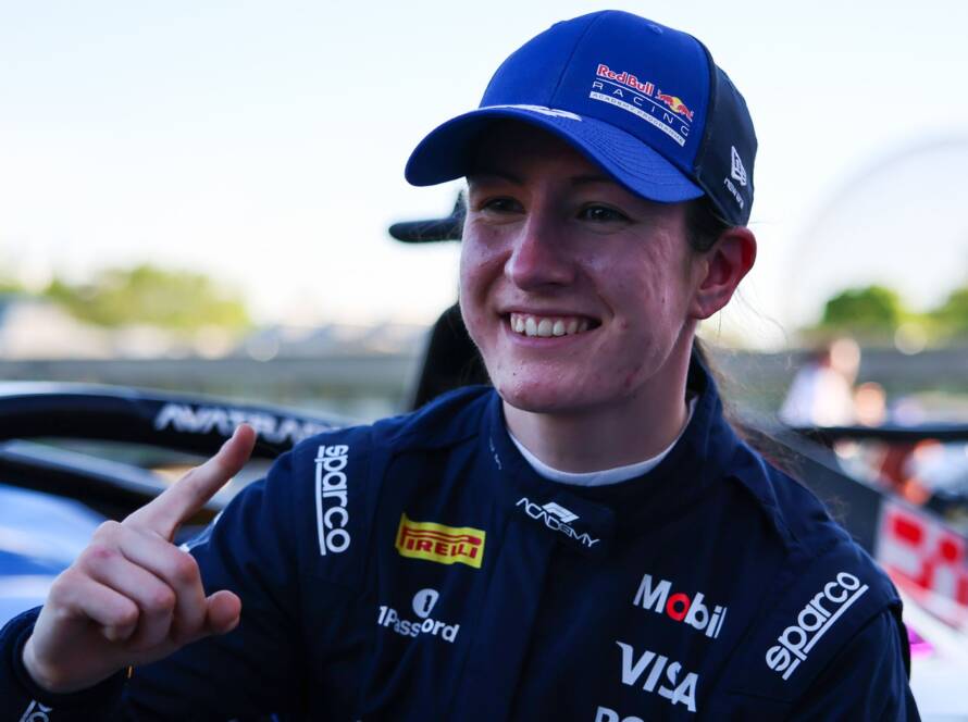 Palmowski dominates F1 Academy race 3 in canada